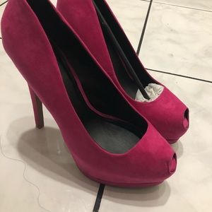 Qupid Brand Tatum Fuchsia Women’s high heel size 9 peep toe pumps
